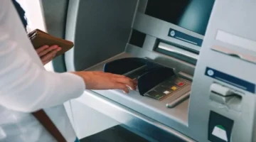 تسهيل الصرف.. خطوات الحصول على المعاشات عبر ماكينات ATM